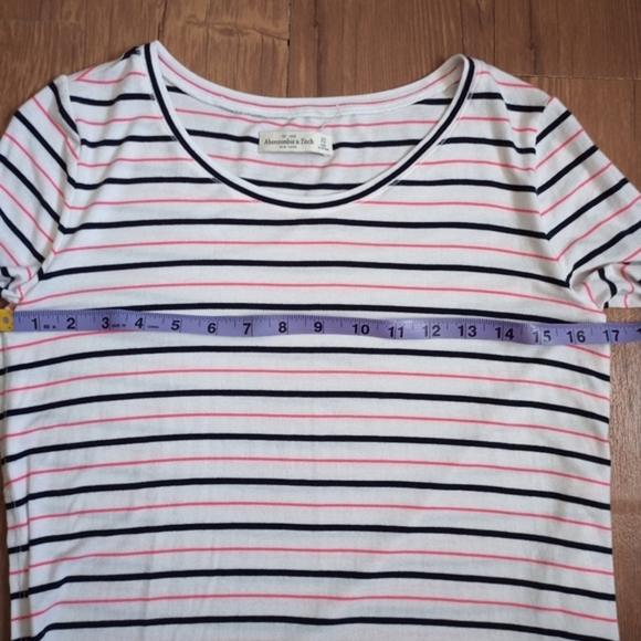 Abercrombie & Fitch Long Sleeve Tees - Picture 3 of 8